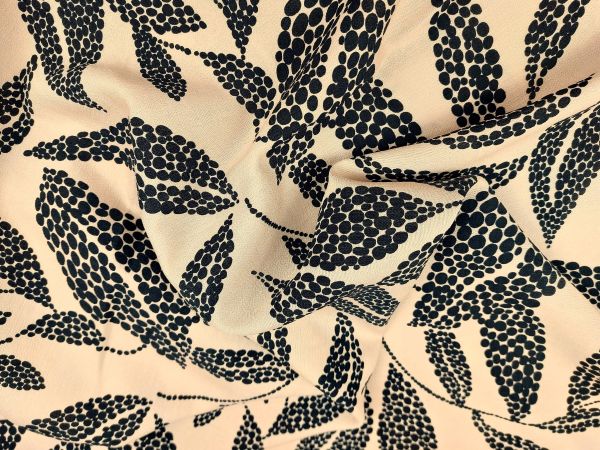 Viskosewebstoff, Krepp. Blätter, ecru Viskosewebstoff, Krepp. Blätter, ecru